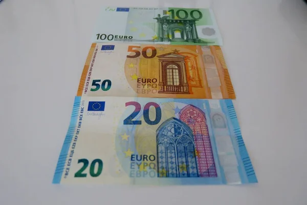 Eenentwintig Honderd Euro Een Witte Achtergrond — Stockfoto