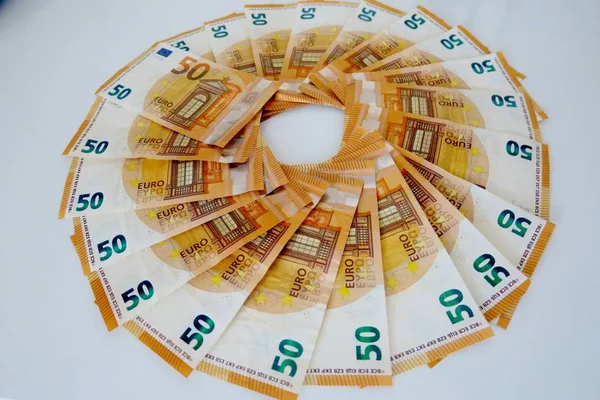 Cinquante Billets Euros Sur Fond Blanc Close — Photo