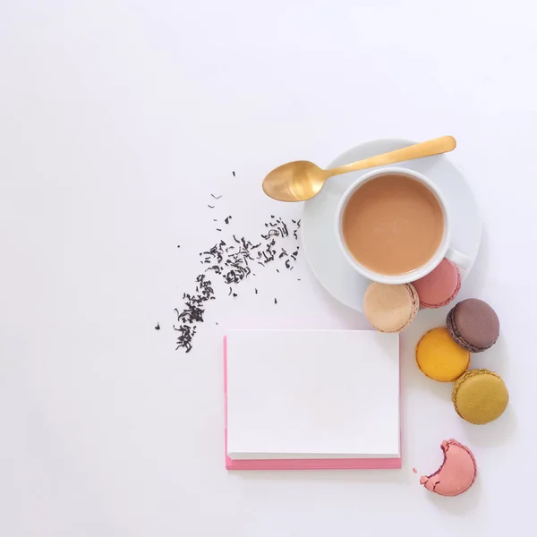 makaronlar, Kahve ve not defteri