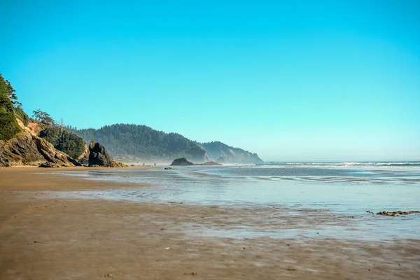 Güzel Cannon Plajı, Oregon. Doğa, seyahat