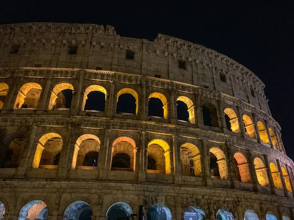 Il Colosseo Romano di notte — Foto Stock