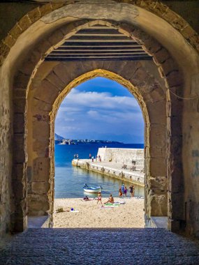 Cefalu'da güzel plaj