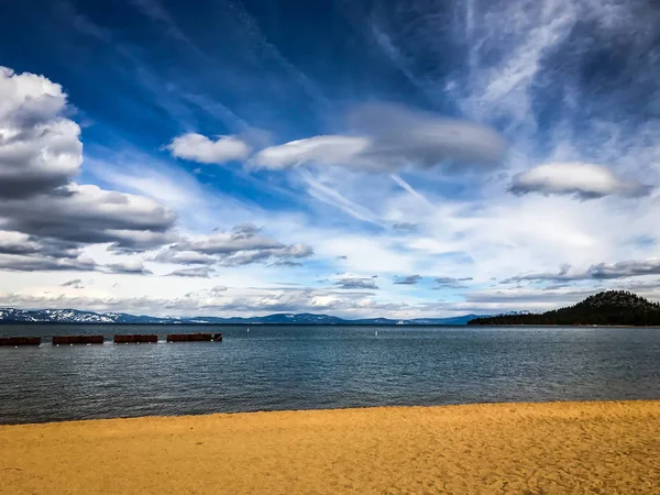 Lago Tahoe desde la playa — Foto de Stock