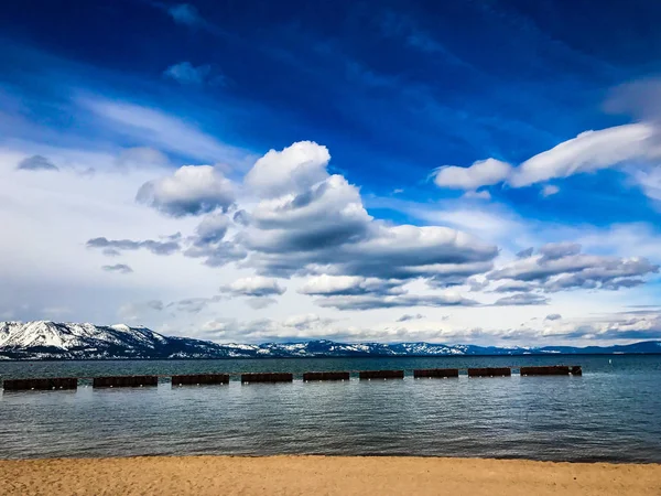 Jezioro Tahoe od plaży — Zdjęcie stockowe