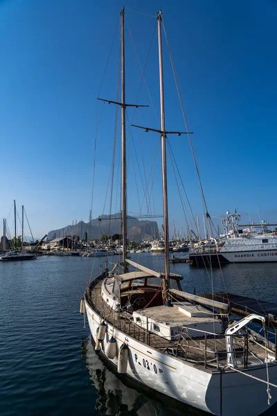 Boten in de haven van Palermo — Stockfoto
