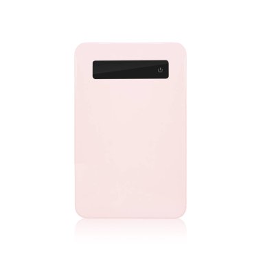 Güç bankası beyaz arka planda izole edilmiş. Tasarım için boş şarj cihazı. Kırpma yolları nesnesi.