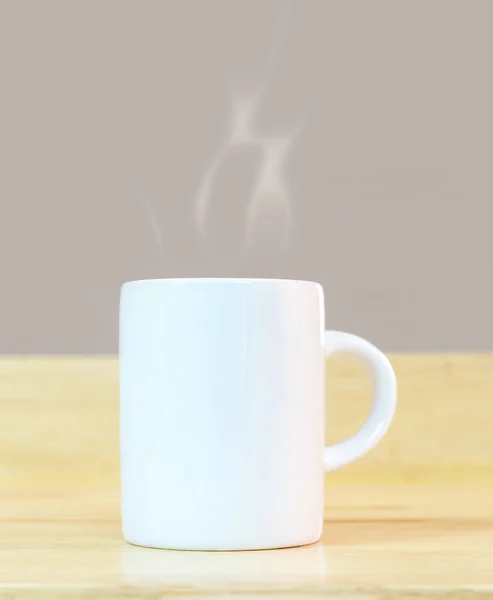 Tazza Caffè Bianco Sfondo Legno Concetto Moderno Bicchiere Vuoto Sullo — Foto Stock