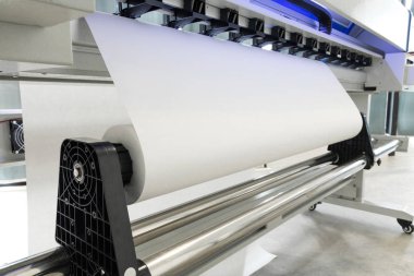 Endüstriyel iş için büyük yazıcı formatında mürekkep püskürtmeli makineboş kağıt rulo.