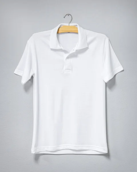 Camisa Branca Pendurada Parede Cimento Shirt Branco Para Impressão Vista — Fotografia de Stock