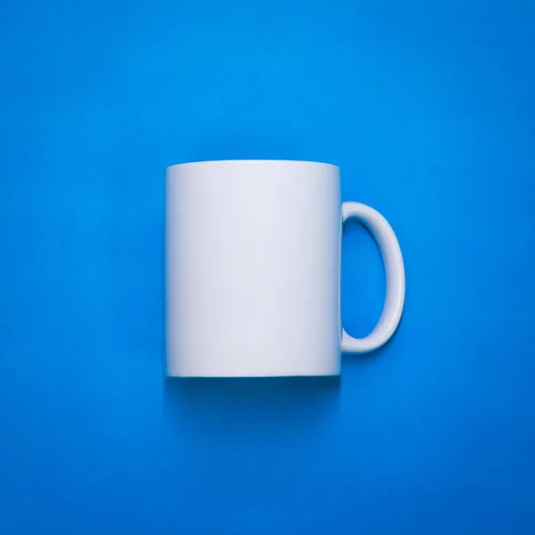 Tazza Caffè Bianco Sfondo Carta Blu Modello Tazza Bere Tuo — Foto Stock