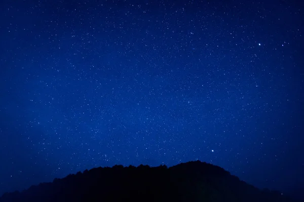 Миллионы Звезд Сияют Темноте Неба Прекрасном Фоне Природы — стоковое фото