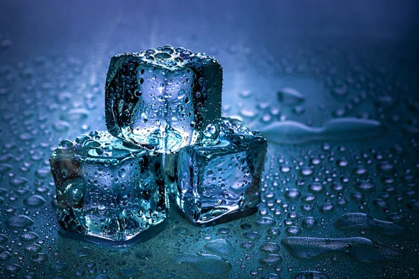 Cubos Gelo Água Derretem Fundo Fresco Blocos Gelo Com Bebidas — Fotografia de Stock