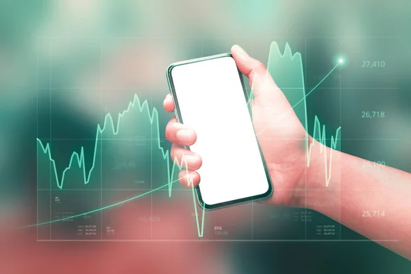 Empresário Segurando Smartphone Mostrando Gráficos Holográficos Estatísticas Mercado Ações Ganhar Imagens De Bancos De Imagens