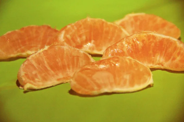 Heerlijke Sappige Mandarijnen Een Heldere Achtergrond — Stockfoto