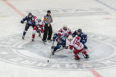 Buz hokeyi oyunu, oyuncular, hakem