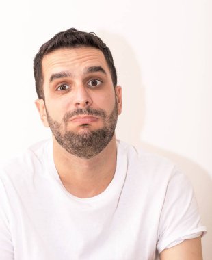 Genç Beyaz kamera sıkılmış görünüyor