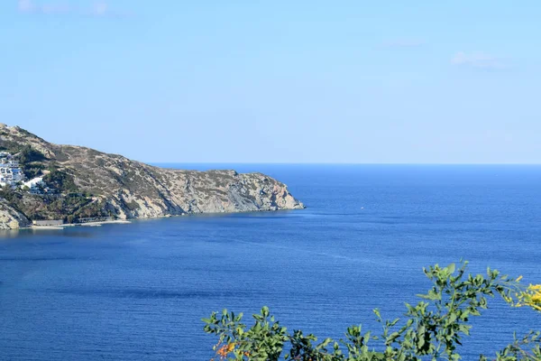Kıyıdan deniz manzarası