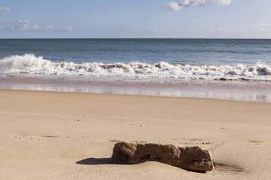 Albuferia Portekiz Beach güneyinde, rahatlatıcı bir tatil için davet.