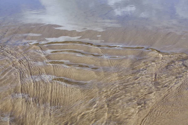 Small Stream Runs Sand Beach Sea — Stock Photo, Image