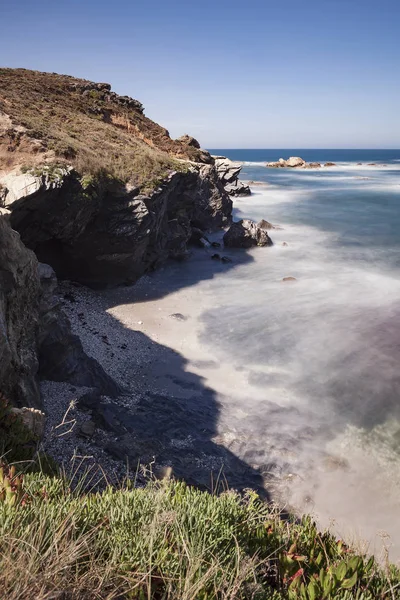 Situado Suroeste Portugal Costa Vicentina Caracteriza Por Sus Formaciones Rocosas — Foto de Stock