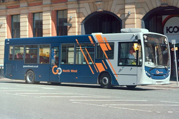 Manchester Großbritannien Juni 2020 Ein Bus Von North West Auf — Stockfoto