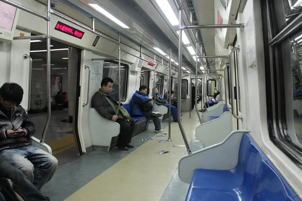 Pequim China Novembro 2011 Dentro Trem Metrô Estação — Fotografia de Stock