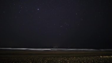 Gece Timelapse 4k plaj ve dalgalar