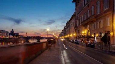 Arno Nehri üzerinden setin Floransa, Ponte Vecchio görünümünü
