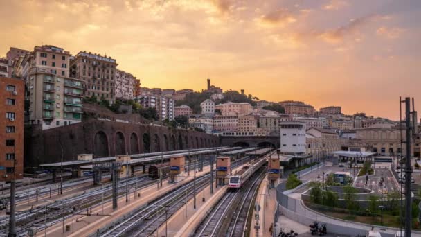 GENOA, ITALIE : Gênes, panorama au coucher du soleil avec vue sur le port et la gare Piazza Principe — Video