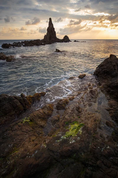 Gün batımında deniz manzarası, Cabo de Gata, Almeria, İspanya