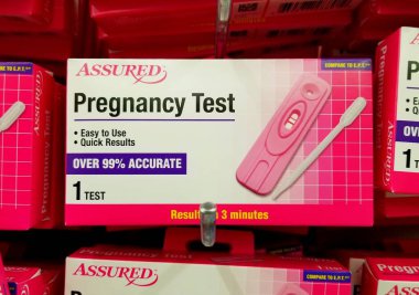 Wilmington, Delaware, ABD - 1 Aralık 2019 Bir kutu garantili hamilelik testi