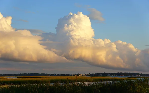Una Gran Nube Blanca Sobre Bahía Cerca Bethany Beach Delaware — Foto de Stock