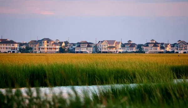 Bethany Sahili yakınlarındaki güzel rıhtım evleri, Delaware, ABD