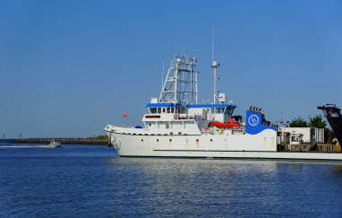 Lewes, Delaware, ABD - 7 Eylül 2020 Koyda Hugh R Sharp adında büyük beyaz bir gemi