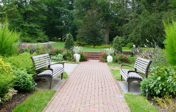 View Beautiful Garden Brick Walkway Two Benches — Stock Photo, Image