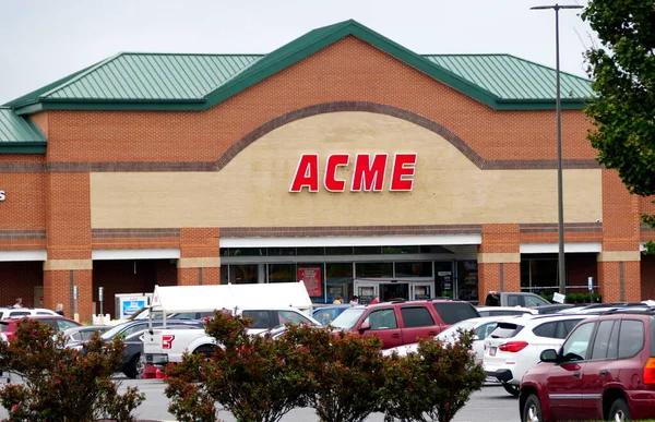 Rehoboth Beach, Delaware, ABD - 1 Ekim 2020 Acme alışveriş merkezinin ön manzarası