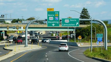 Ephrata, Pennsylvania, U.S.A - Sept 14, 2025 - The traffic into I-76, Route 222 North to Reading and Route 222 South to Lancaster