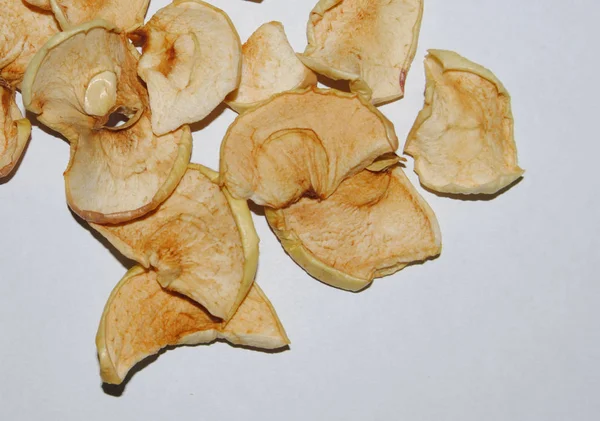 Pommes Séchées Sur Fond Blanc — Photo