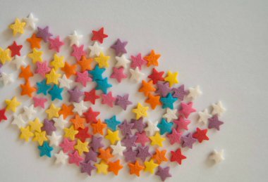 paskalya çok renkli yıldız arka plan