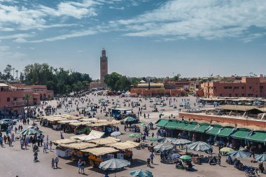 Jamaa el Fna Pazar Meydanı, Marakeş, Fas, Kuzey Afrika.