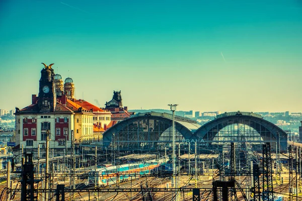 Vidsträckt utsikt över Hlavni Nadrazi — Stockfoto