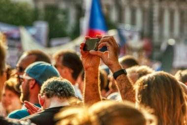 Babis karşı Tezahürü