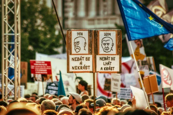 Babis karşı Tezahürü