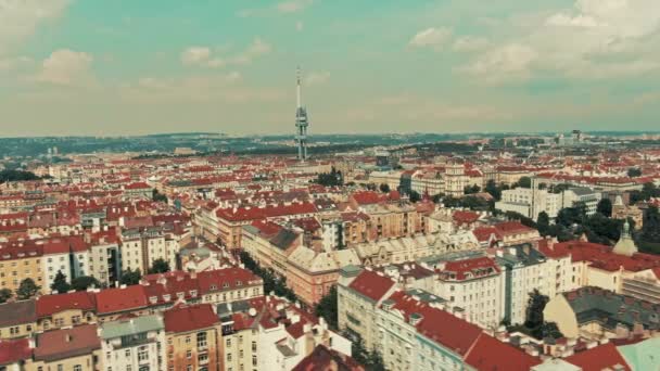 Luchtfoto Van Toren Zizkov Praag Zomer — Stockvideo