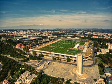 Yaz aylarında Prag Strahov Stadyumu havadan görünümü