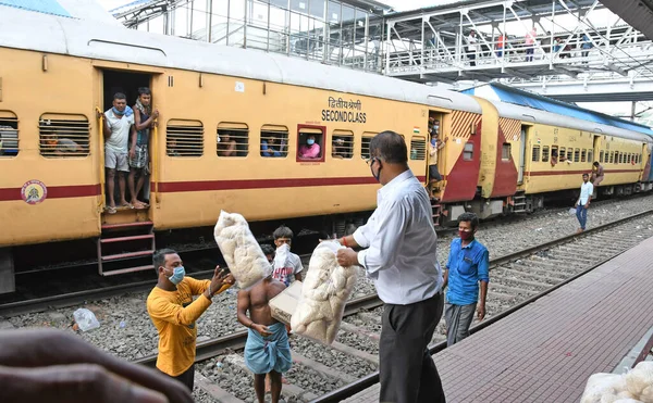 Burdwan Westbengalen Indien 2020 Wanderarbeiter Die Anderen Bundesstaaten Gestrandet Sind — Stockfoto