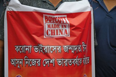 Burdwan Kasabası, Purba Bardhaman Bölgesi, Batı Bengal / Hindistan - 18.06.2020: Rashtriya Swayamsevak Sangh, Çin ve Hint askerleri arasındaki çatışmalarda ölen Hintli askerlere saygılarını sunuyor..
