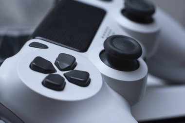 Neşe söktün. Dualshock 4 kablosuz kumandasından makro görünümü kapatın.