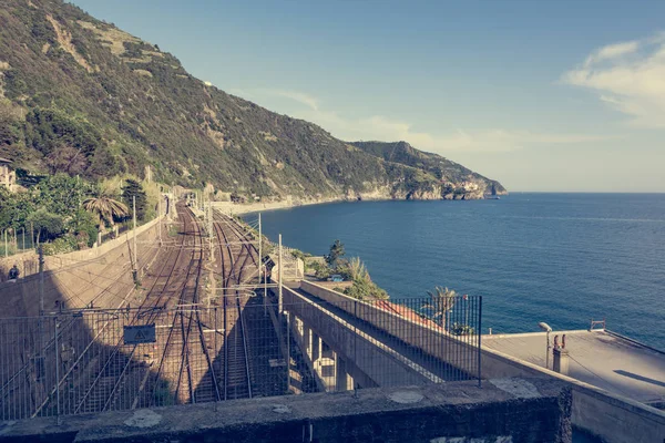 沿岸の鉄道駅. — ストック写真