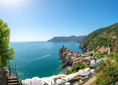 Pitoresk deniz şehir.